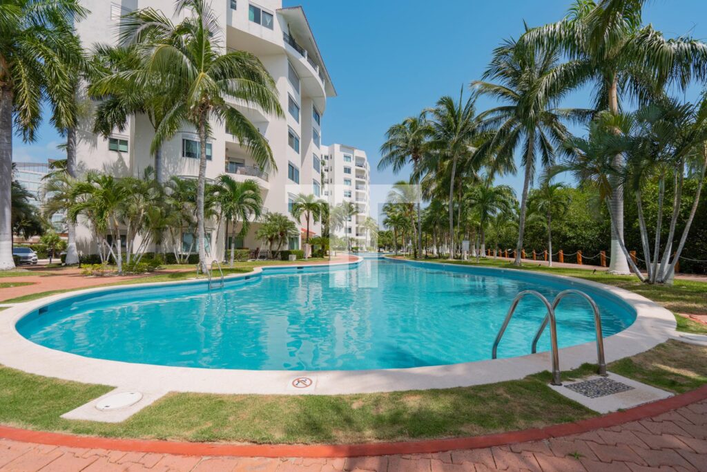 Departamento en Venta 3 recámaras, Residencial Isla Dorada, Zona Hotelera Cancún